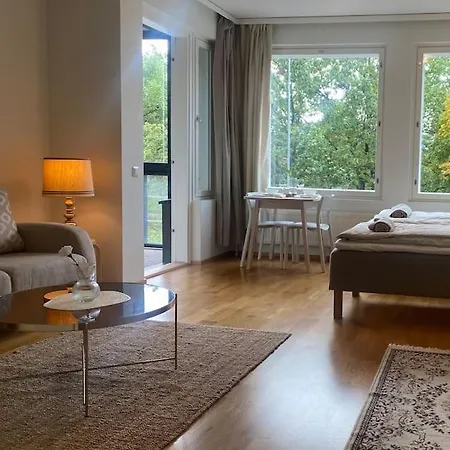 Lägenhet Parvekkeellinen Moderni Asunto *