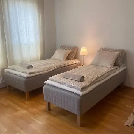 Parvekkeellinen Moderni Asunto *