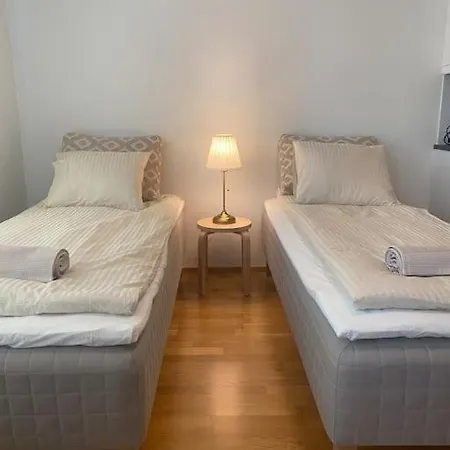 Parvekkeellinen Moderni Asunto