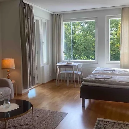 Parvekkeellinen Moderni Asunto