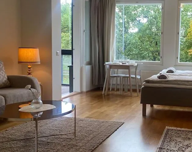 Lägenhet Parvekkeellinen Moderni Asunto *