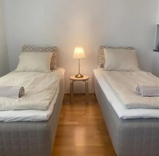 Parvekkeellinen Moderni Asunto