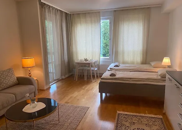 Lägenhet Parvekkeellinen Moderni Asunto